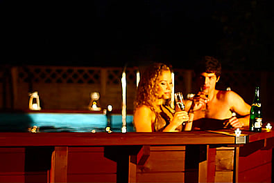 Piscina in legno fuori terra da esterno Urban Pool 450x250 Liner azzurro: ideale per una serata romantica
