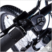 Bicicletta elettrica Mountain e-bike  CANYON 6.2: particolare leva del cambio sinistra