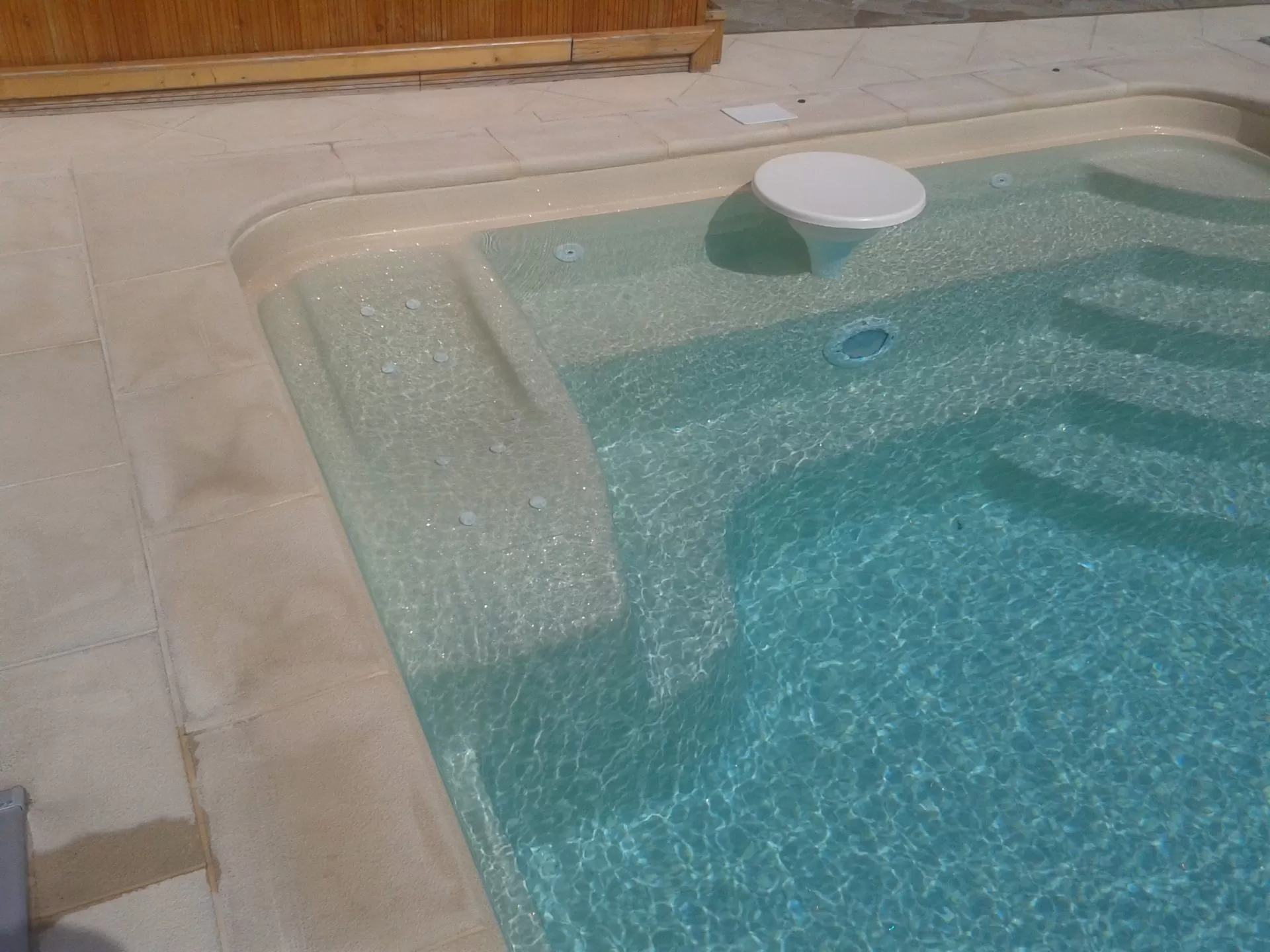 Piscina interrata Dive Pool inserita in un giardino