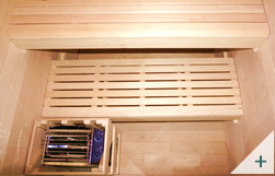 Sauna finlandese Aria 120 - Foto panca inferiore e stufa elettrica