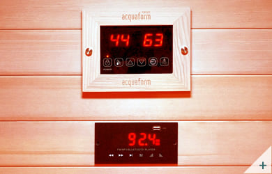 Sauna infrarossi Pami 1 - Foto degli interni: pannello di controllo e radio FM