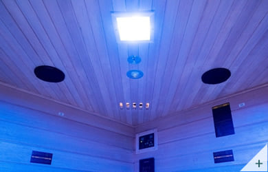 Sauna infrarossi Rossana - Foto degli interni: illuminazione LED blu