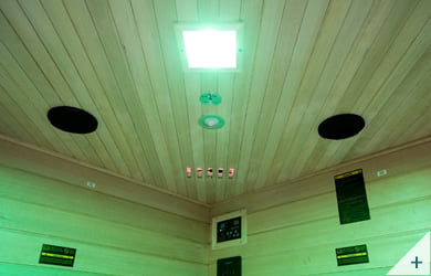 Sauna infrarossi Rossana - Foto degli interni: illuminazione LED verde