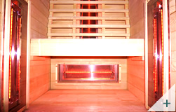 Sauna infrarossi Eva 90 - Foto degli interni: foto dal basso pannelli infrarossi laterali e polpacci