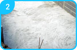 Piscina interrata economica in acciaio Ovale Skyblue - Fase del montaggio 2: la soletta in cemento.